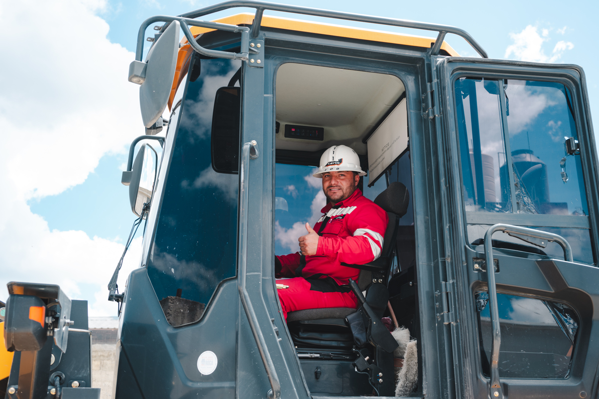 Bombeo de concreto CAYCO en obra de construccion